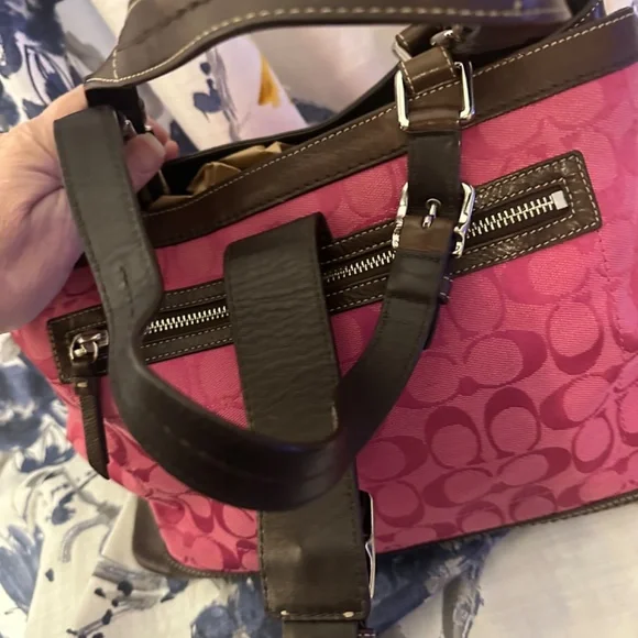 COACH Hampton Signature Collection Magenta STYLE F13022 - Picture 7 of 15